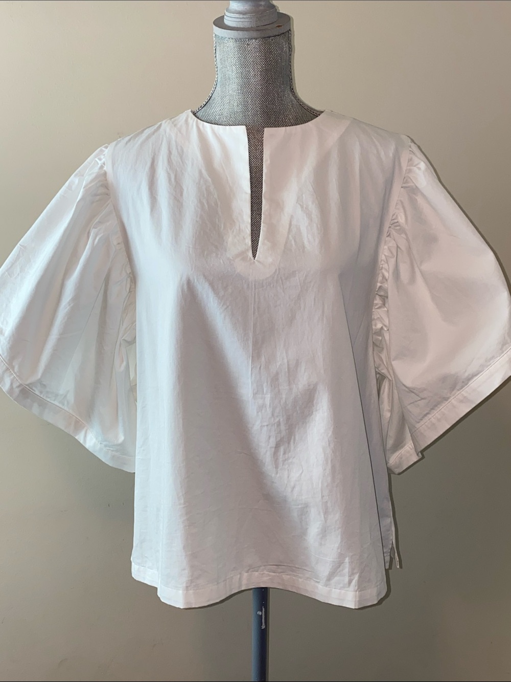 Heidi Houston Crisp Cotton White Dramatic Flutter Sleeve V Neck Top Size Medium